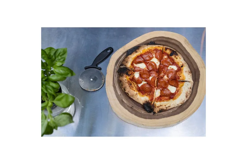 Pizzaskärare Mustang - Silver - Hushåll - Matlagning & Bakning - Köksknivar