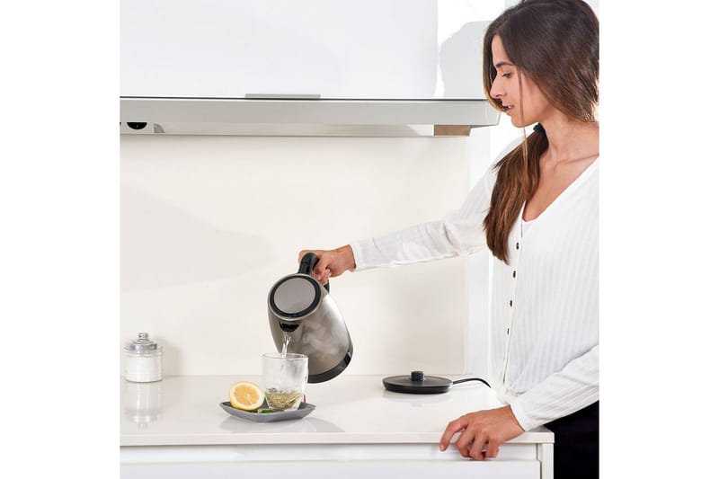 Vattenkokare Black+Decker 2200W 1.7L Borstat Rostfritt Stål - Silver - Hushåll - Matlagning & Bakning - Köksredskap & kökstillbehör