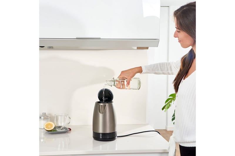 Vattenkokare Black+Decker 2200W 1.7L Borstat Rostfritt Stål - Silver - Hushåll - Matlagning & Bakning - Köksredskap & kökstillbehör