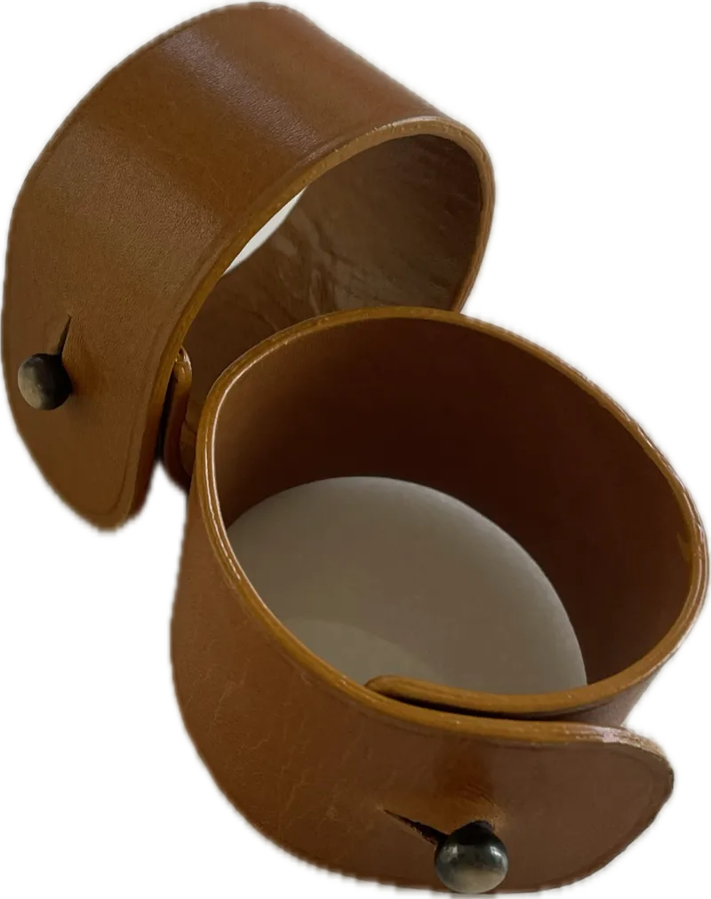 Servettring läder med bollspänne - brun - Hushåll - Servering & Dukning - Annat för Dukning & Servering - Uppläggning & serveringstillbehör