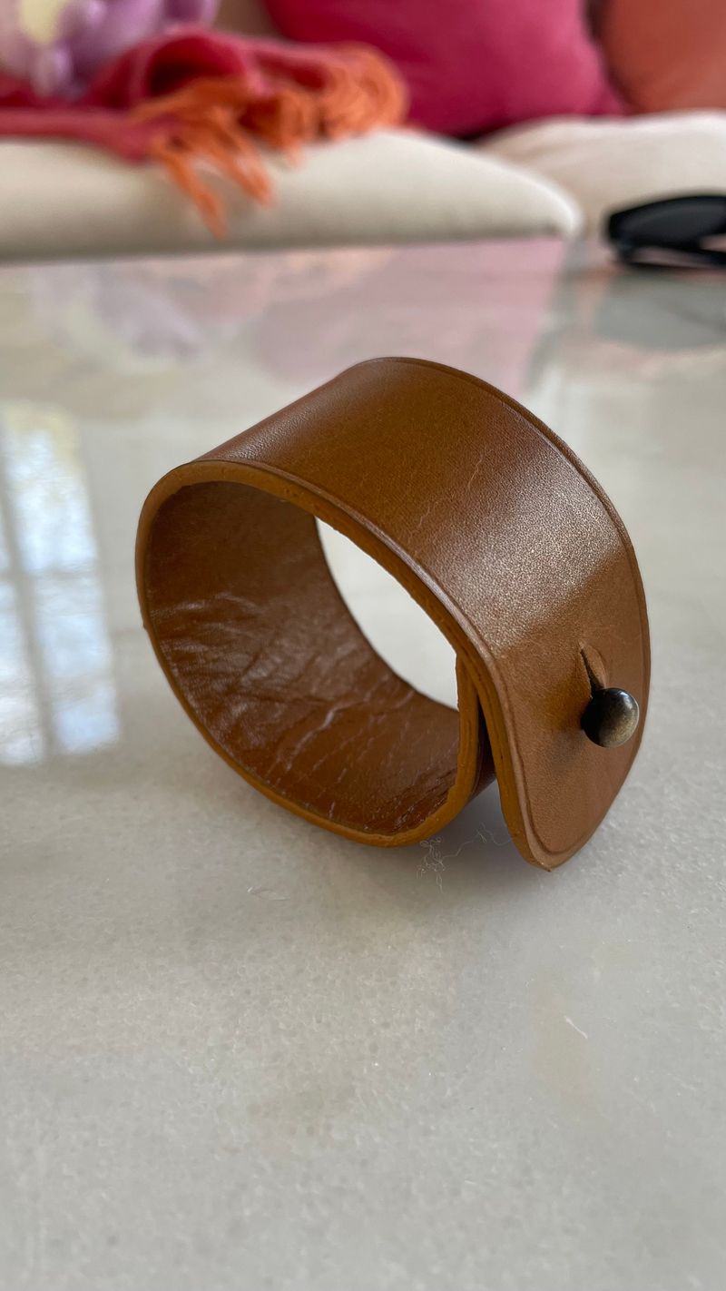 Servettring läder med bollspänne - brun - Hushåll - Servering & Dukning - Annat för Dukning & Servering - Uppläggning & serveringstillbehör