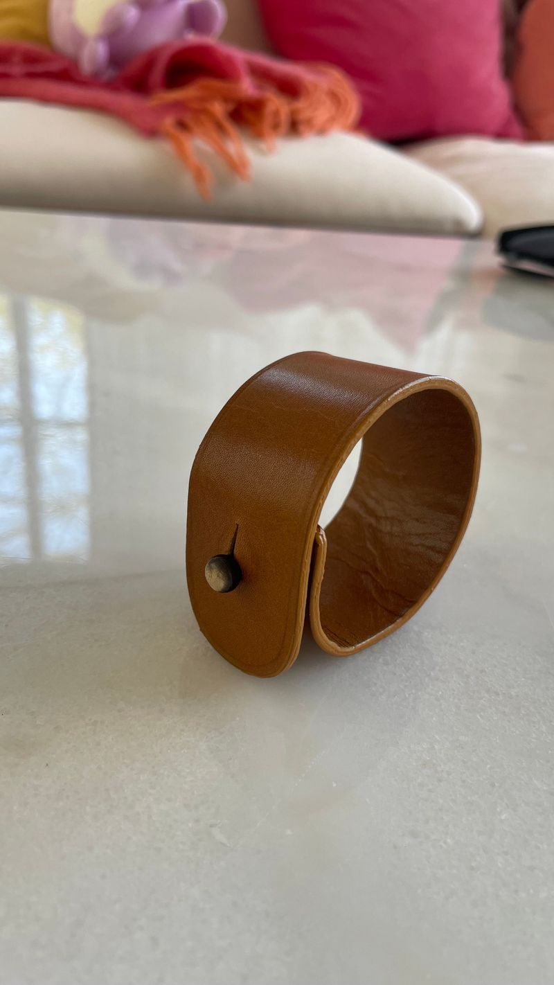 Servettring läder med bollspänne - brun - Hushåll - Servering & Dukning - Annat för Dukning & Servering - Uppläggning & serveringstillbehör