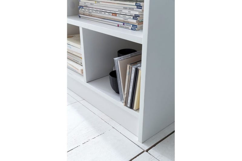 Bokhylla Wohnling Spånskiva med 8 Förvaringshyllor - Hushåll - Servering & Dukning - Karaff & tillbringare - Glasflaska