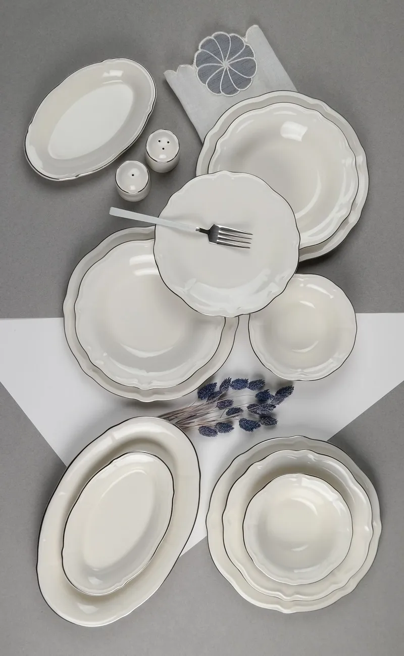 Platin Middagsservis (53 delar) 53x33x36 cm - Vit och silver - Hushåll - Servering & Dukning - Porslin