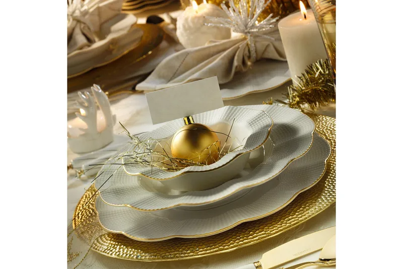 Adine Middagsservis 24 Delar Porslin - Creme/Guld - Hushåll - Servering & Dukning - Tallrikar & skålar