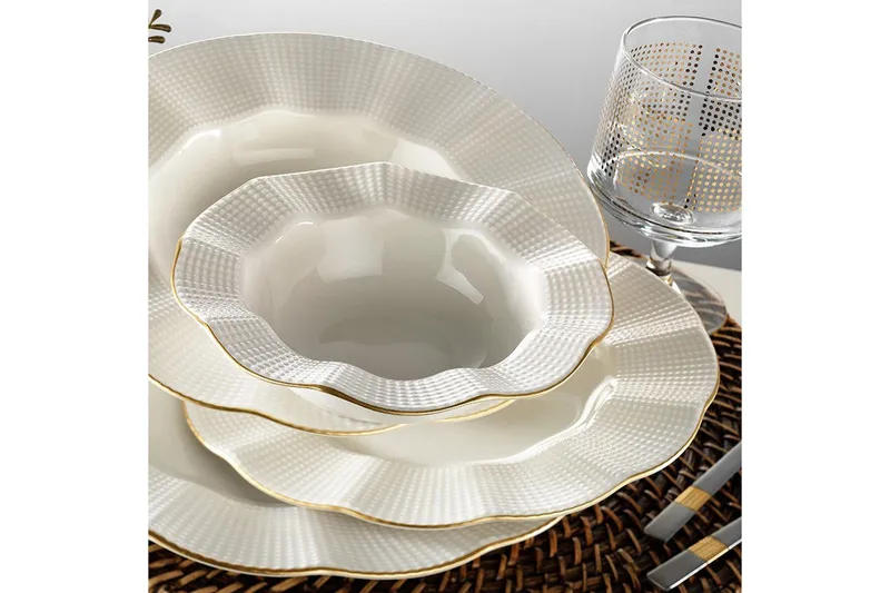 Adine Middagsservis 24 Delar Porslin - Creme/Guld - Hushåll - Servering & Dukning - Tallrikar & skålar