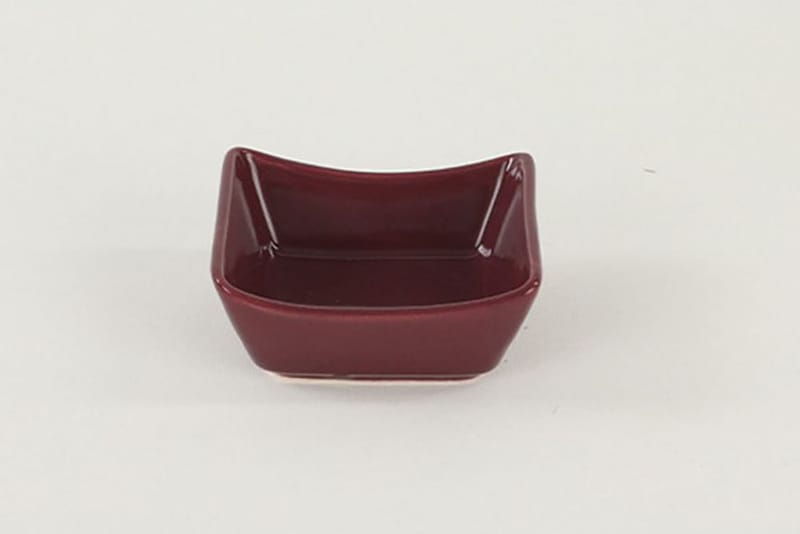 Assietter - Mörklila - Hushåll - Servering & Dukning - Tallrikar & skålar - Fyrkantiga tallrikar