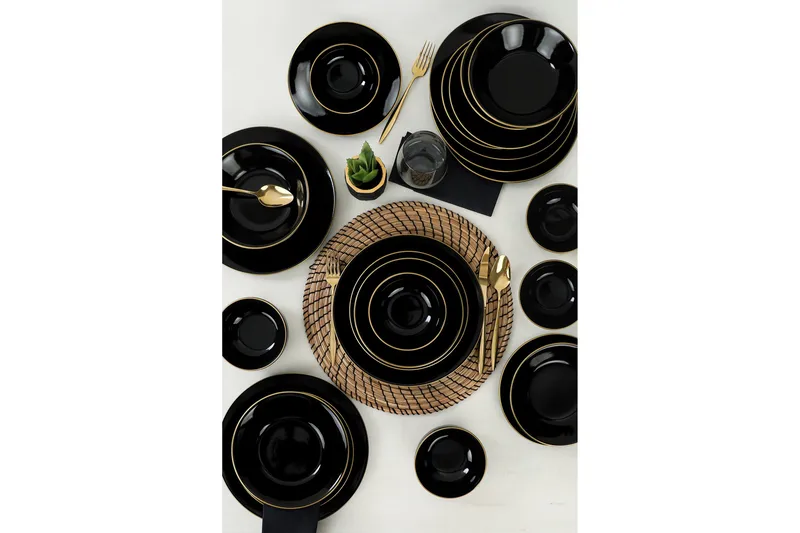 Maman Servis 26 cm - Svart/Guld - Hushåll - Servering & Dukning - Tallrikar & skålar