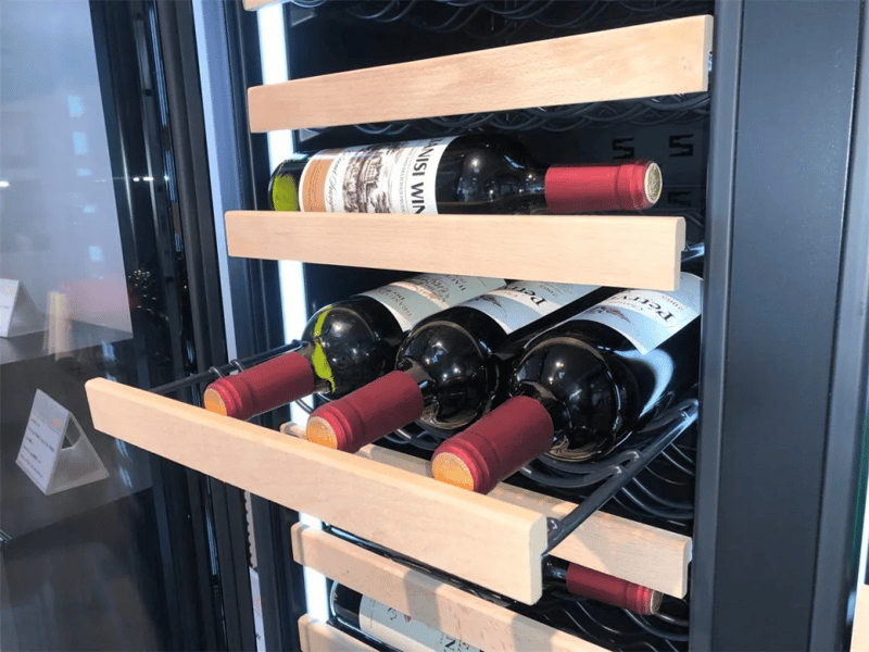 Stor vinkyl för 60 flaskor och 218 burkar | Exklusiv design med dubbla temperaturzoner | 365 L - Hushåll - Vitvaror - Kyl och frys - Kylskåp - Vinkyl