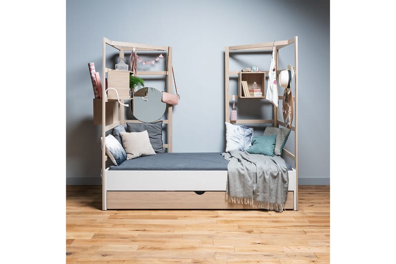 Bed with front 90X200 Stige by  white/pine - Vit/Natur - Möbler - Barnmöbler - Barnsäng & juniorsäng