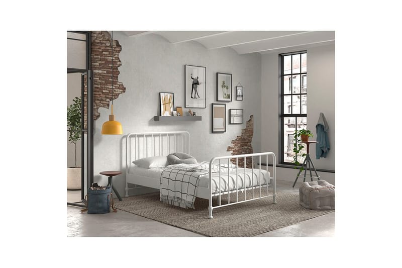 Säng Bronxx Vit, 140 x 200 cm - Vit, 140 x 200 cm - Möbler - Barnmöbler - Barnsäng & juniorsäng