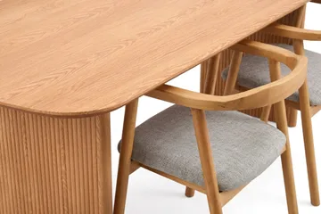 Alma Matgrupp rektangulärt 220 cm Ek med 6 Jolie Matstolar - Ek - Möbler - Bord & matgrupper - Matgrupper
