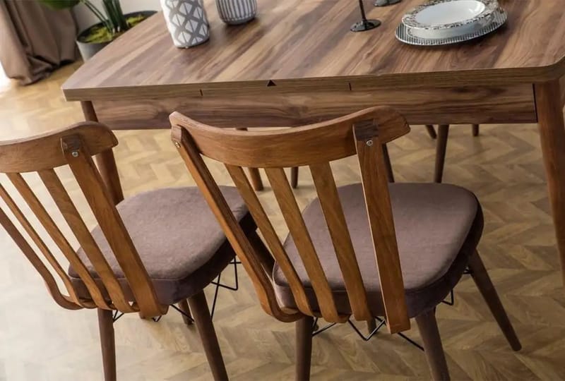 Alvryn Matgrupp Bord 130 cm + 4 Stolar - Brun - Möbler - Bord & matgrupper - Matgrupper