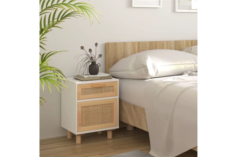 beBasic Sängbord vit massiv furu och naturlig rotting - White - Sängbord & nattduksbord