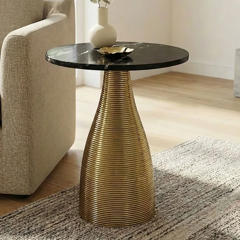Junara Sidobord 40 cm - Svart och guld - Möbler - Bord & matgrupper - Avlastningsbord - Lampbord