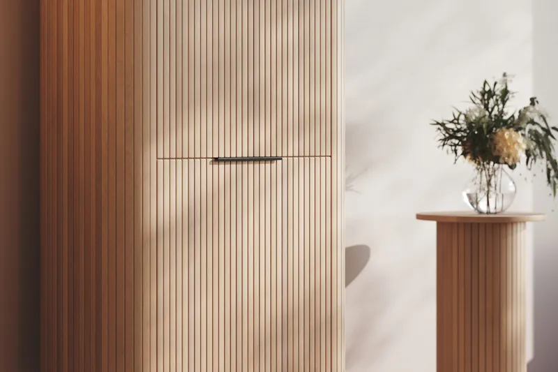 Kopparbo Högskåp Vitlaserad Ek - Ljust vitlaserat ekträ - Förvaring - Skåp - Förvaringsskåp