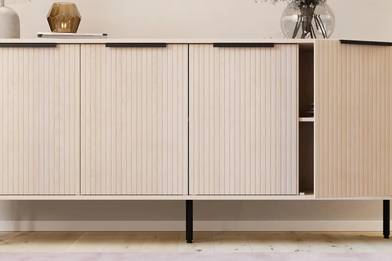Kopparbo Ribbad Sideboard med Förvaring - Vitlaserad / Ljus Ek / Trä - Förvaring - Förvaringsmöbler - Sideboard & skänk