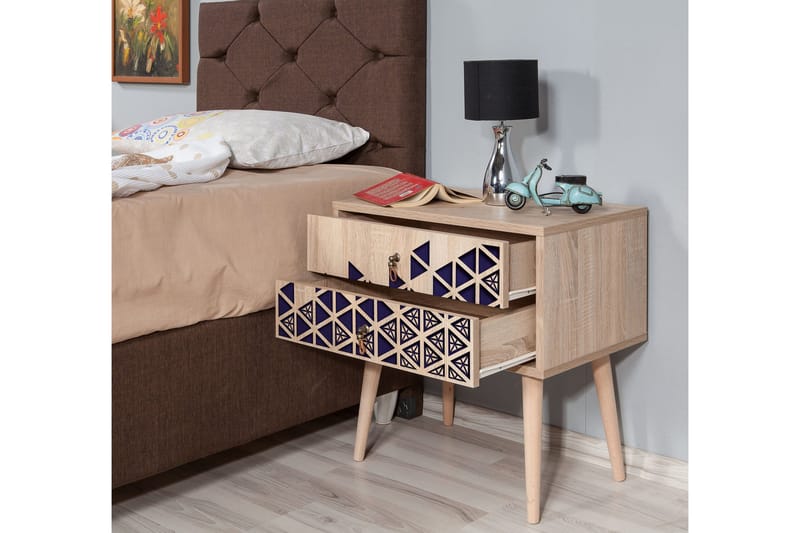 Brokind Sängbord 60 cm med Förvaring 2 Lådor Trianglar - Natur/Blå - Möbler - Bord & matgrupper - Avlastningsbord - Sängbord & nattduksbord