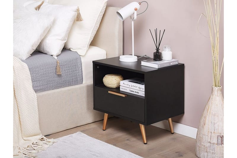Indio Sängbord 50 cm - Svart/Guld - Möbler - Bord & matgrupper - Avlastningsbord - Sängbord & nattduksbord