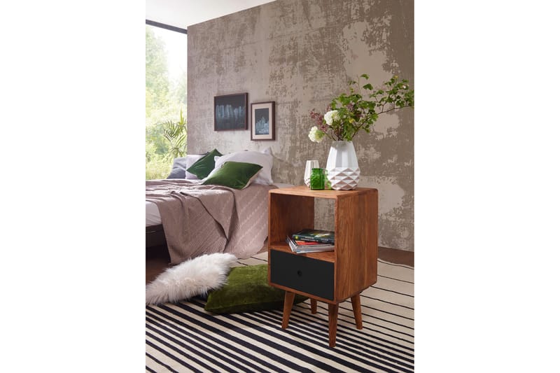 Iviana Sängbord 40 cm med Förvaring Låda + Hylla - Massivt Trä/Svart - Möbler - Bord & matgrupper - Avlastningsbord - Sängbord & nattduksbord