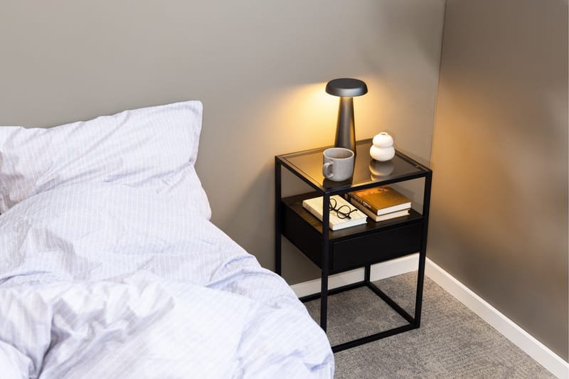 Sakila Sängbord 35 cm - Svart - Möbler - Bord & matgrupper - Avlastningsbord - Sängbord & nattduksbord