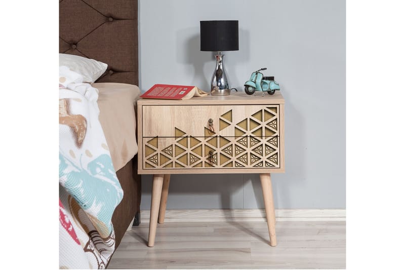 Vellavie Sängbord 60 cm med Förvaring 2 Lådor Trianglar - Brun/Ek - Möbler - Bord & matgrupper - Avlastningsbord - Sängbord & nattduksbord