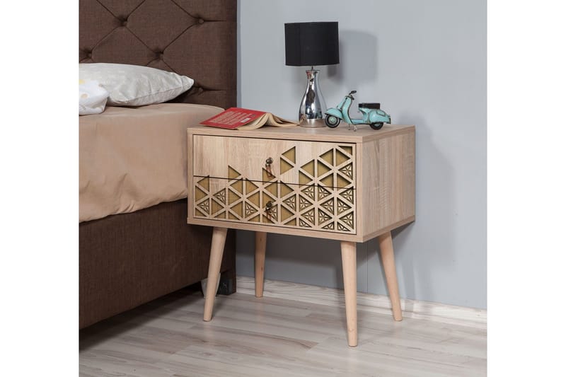 Vellavie Sängbord 60 cm med Förvaring 2 Lådor Trianglar - Brun/Ek - Möbler - Bord & matgrupper - Avlastningsbord - Sängbord & nattduksbord