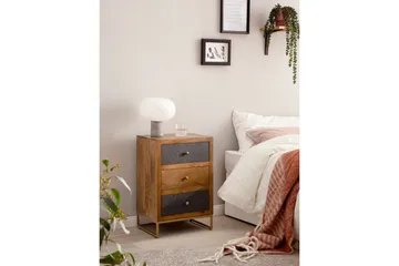 Sängbord Wohnling gjord av massivt trä för boxspringbädd med 3 lådor, skifferlook, i lantlig stil Brun, Svart - Brun, Svart - Möbler - Bord & matgrupper - Avlastningsbord - Sängbord & nattduksbord
