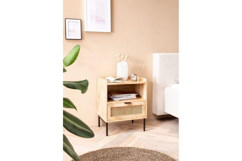 Sängbord Wohnling Massivt Mangoträ med 1 Låda En Förvaringsbricka med Wienerflätning - Möbler - Bord & matgrupper - Avlastningsbord - Sängbord & nattduksbord
