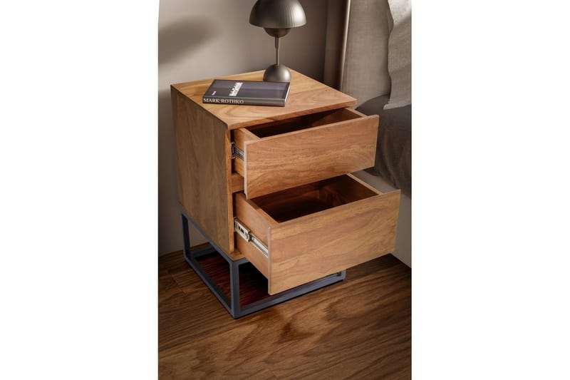 Sängbord Wohnling Modern look med 2 lådor tillverkade av massivt sheeshamträ i en industriell look - Möbler - Bord & matgrupper - Avlastningsbord - Sängbord & nattduksbord