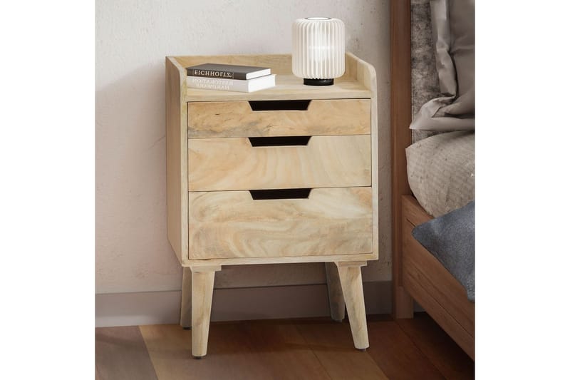 Sängbord Wohnling Modern look med 3 lådor tillverkade av massivt mangoträ en förvaringshylla - Möbler - Bord & matgrupper - Avlastningsbord - Sängbord & nattduksbord
