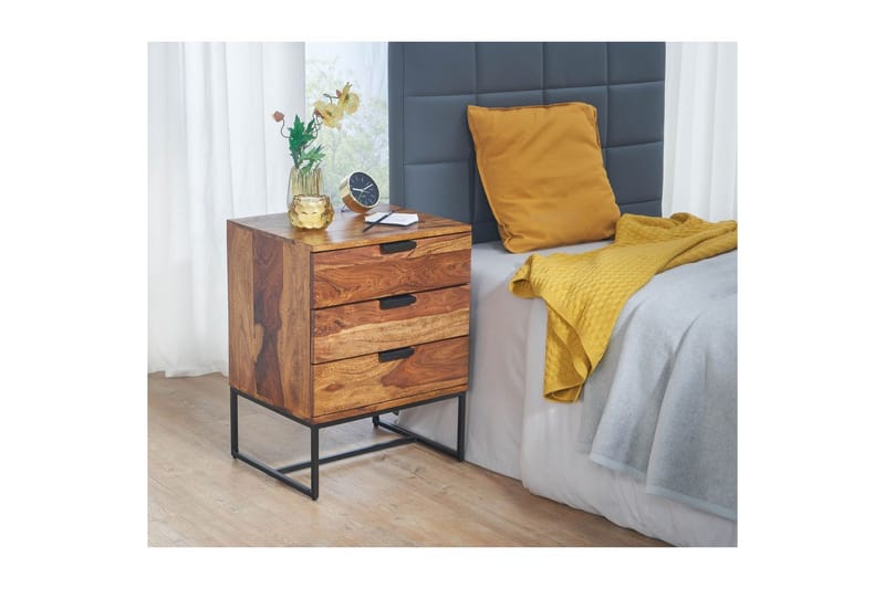 Sängbord Wohnling Tillverkad av massivt trä för boxspring-säng med 3 lådor lantlig stil - Möbler - Bord & matgrupper - Avlastningsbord - Sängbord & nattduksbord