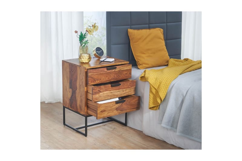 Sängbord Wohnling Tillverkad av massivt trä för boxspring-säng med 3 lådor lantlig stil - Möbler - Bord & matgrupper - Avlastningsbord - Sängbord & nattduksbord