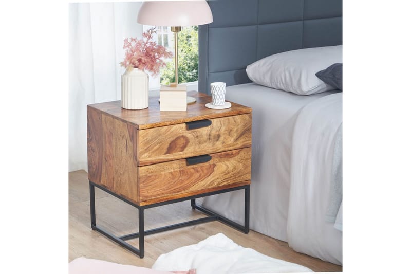Sängbord Wohnling Tillverkad av massivt trä för normala sänghöjder med 2 lådor lantlig stil - Möbler - Bord & matgrupper - Avlastningsbord - Sängbord & nattduksbord