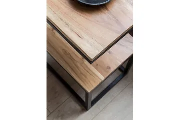 Sido bord Wohnling Massivt trä, S Cube, metallram i lantlig stil Akacia - Akacia - Möbler - Bord & matgrupper - Avlastningsbord - Lampbord