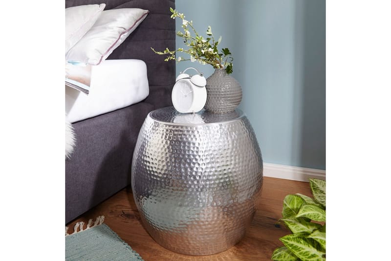 Sido bord Wohnling rund 30 cm, 42 cm höjd, aluminium med hamrat utseende, orientalisk stil Silver - Silver - Möbler - Bord & matgrupper - Avlastningsbord - Lampbord