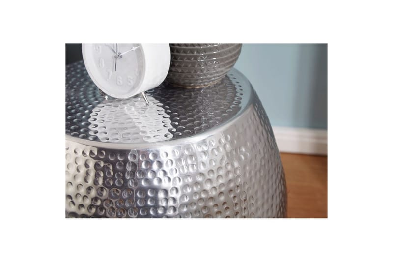 Sido bord Wohnling rund 30 cm, 42 cm höjd, aluminium med hamrat utseende, orientalisk stil Silver - Silver - Möbler - Bord & matgrupper - Avlastningsbord - Lampbord