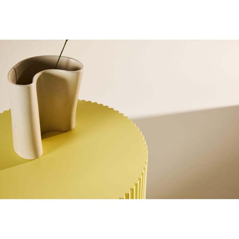 Sidobord Lenox - Gul - Möbler - Bord & matgrupper - Avlastningsbord - Lampbord