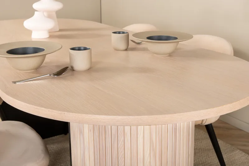 Bianca Matgrupp 200 cm Oval med 4 Velvet stolar - Beige - Möbler - Bord & matgrupper - Matgrupper