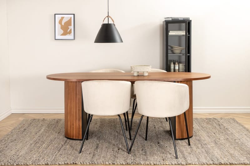 Bianca Oval Matgrupp 200 cm med 4 Berit Matstolar - valnötsfärgad, beige och svart - Möbler - Bord & matgrupper - Matgrupper