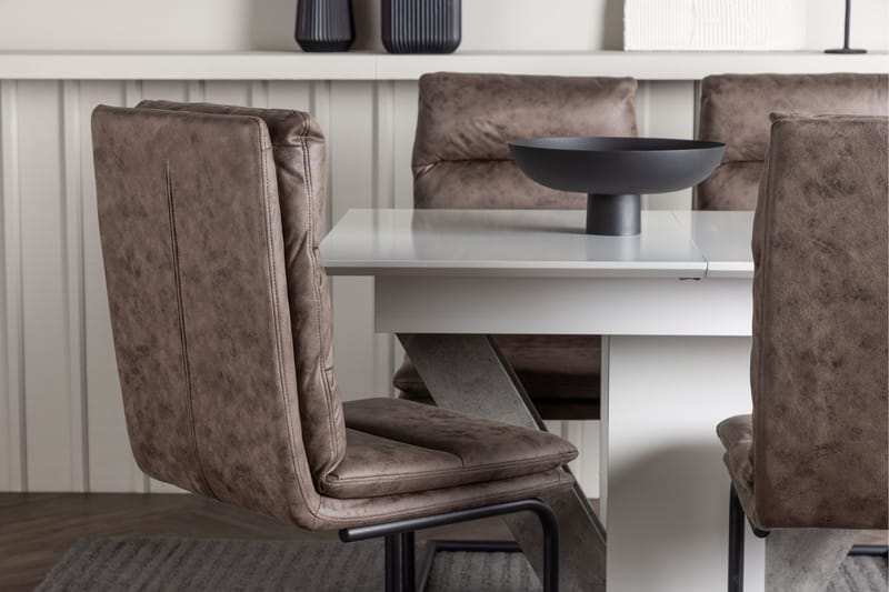 Disa Matgrupp 120 cm Rektangulär med 4 Zizo stolar - Brun - Möbler - Bord & matgrupper - Matgrupper