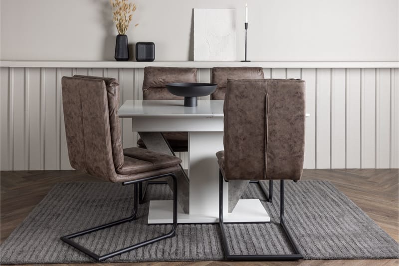 Disa Matgrupp 120 cm Rektangulär med 4 Zizo stolar - Brun - Möbler - Bord & matgrupper - Matgrupper