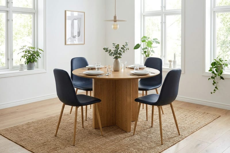 Edda Matgrupp runt 110 cm Ek med 4 Nibe Matstolar - Ek - Möbler - Bord & matgrupper - Matgrupper