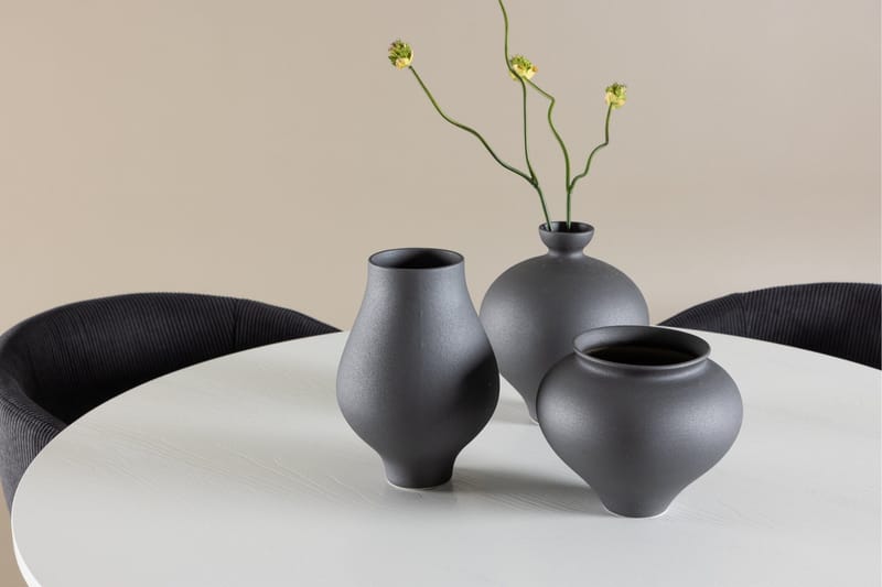 Härön Matgrupp 110 cm Rund med 4 Berit stolar - Vit/Svart - Möbler - Bord & matgrupper - Matgrupper