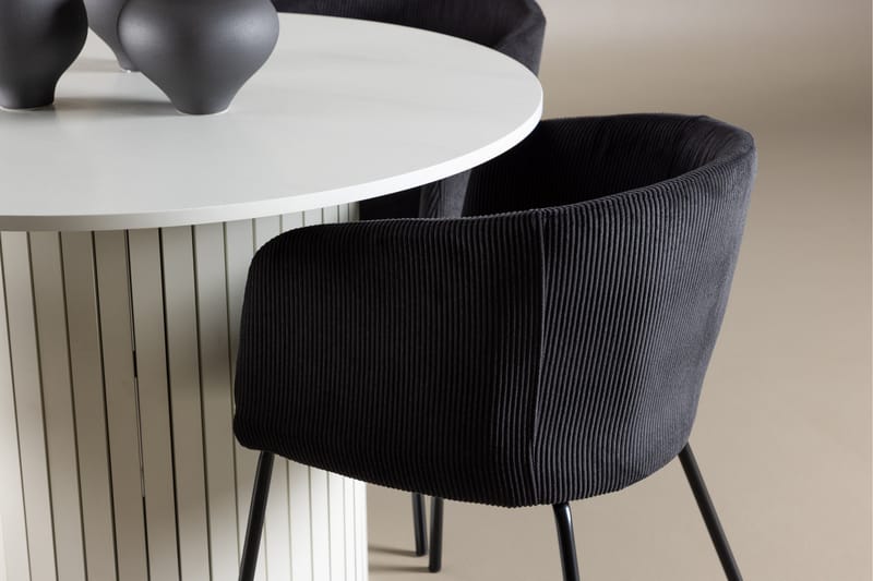 Härön Matgrupp 110 cm Rund med 4 Berit stolar - Vit/Svart - Möbler - Bord & matgrupper - Matgrupper