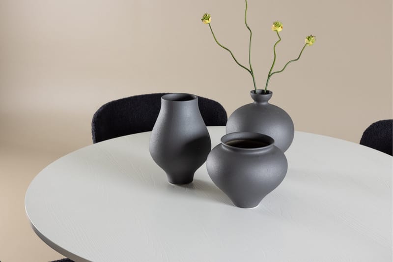 Härön Matgrupp 110 cm Rund med 4 Modesto stolar - Vit/Svart - Möbler - Bord & matgrupper - Matgrupper