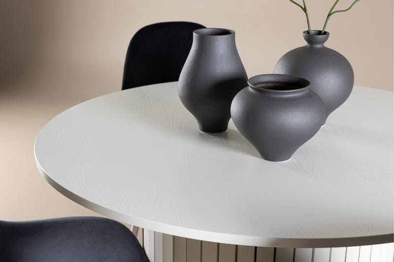 Härön Matgrupp 110 cm Rund med 4 Polar stolar - Vit/Svart - Möbler - Bord & matgrupper - Matgrupper