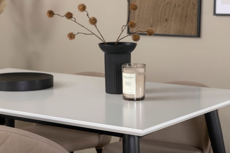 Jimmy Matgrupp 150 cm Rektangulär med 4 Velvet stolar - Beige - Möbler - Bord & matgrupper - Matgrupper