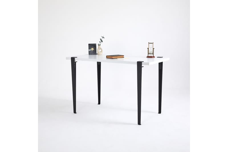 Eridanos Skrivbord 60x120 cm Vit/Svart - Hanah Home - Möbler - Bord & matgrupper - Kontorsbord - Skrivbord