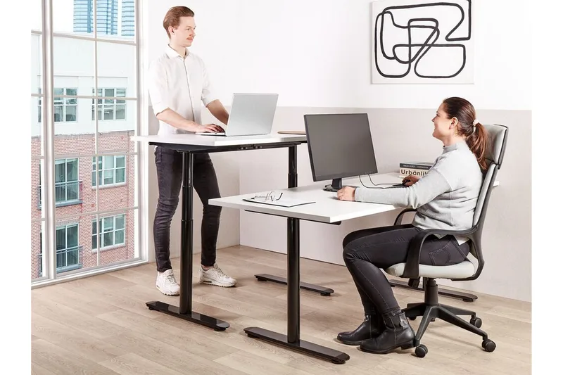 Banner Skrivbord 80x180 cm - Vit/Svart - Möbler - Bord & matgrupper - Kontorsbord - Skrivbord - Höj och sänkbart skrivbord
